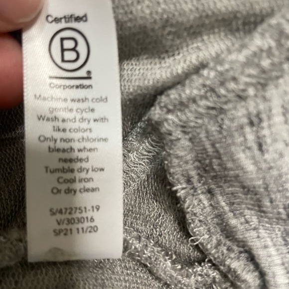 ATHLETA WOMEN'S BEYOND SOFT MINDSET HEATHER GRAY LONG SLEEVE SWEATSHIRT TOP - S - Picture 6 of 6